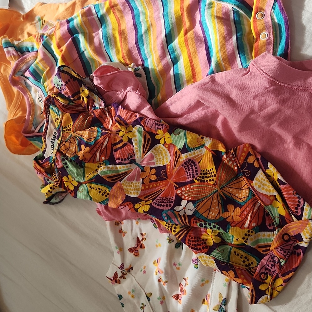 The Children's Place Bundles 5 piece set of onesies